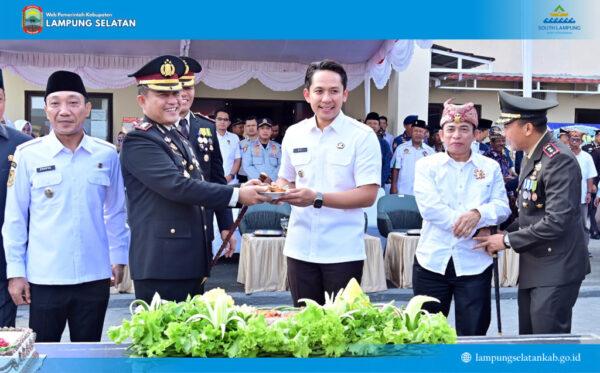 Bupati Egi Hadiri HUT ke-80 Bhayangkara, Kapolres Lampung Selatan Tegaskan Komitmen Pelayanan Terbaik bagi Masyarakat