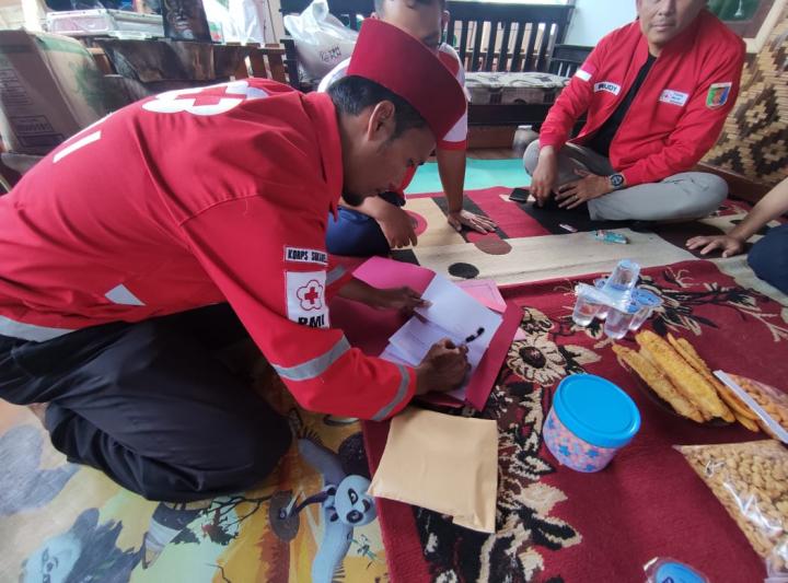 PMI Provinsi Lampung Serahkan Bantuan Donasi Masyarakat Lampung Untuk Warga Terdampak Gempa Cianjur