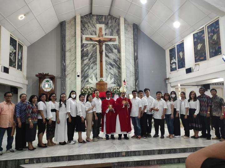 Penerimaan Sakramen Krisma di Gereja Katedral Kristus Raja Tanjungkarang