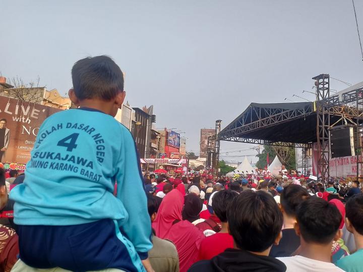 Rangkaian HUT Bandar Lampung, Ribuan Masyarakat Ikuti Jalan Sehat di Tugu AdipuraÂ 