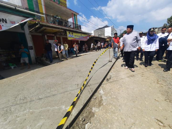 Perbaikan Jalan Provinsi di Ulu Belu Tanggamus, Disambut Antusias Warga