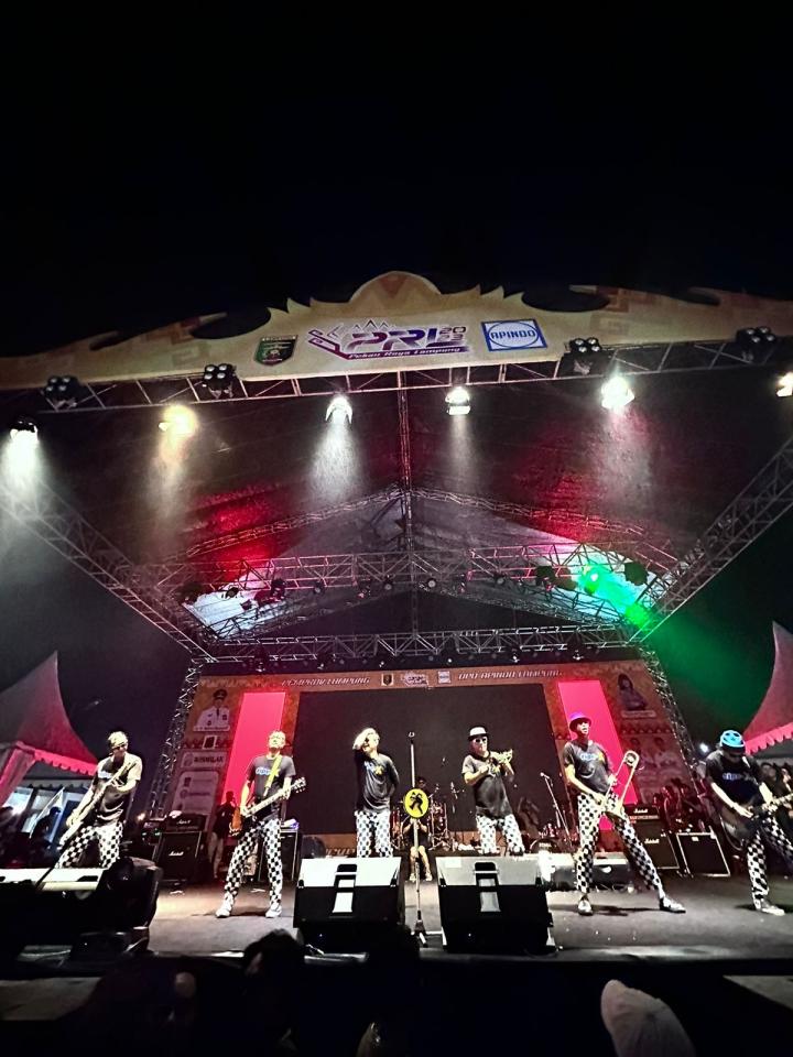Tiket Tipe - X Naik, Keluarga di Gratiskan, Penonton Tetap Membludak 
