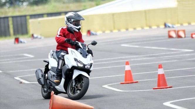 Honda Vario 160 Motor Irit Bensin