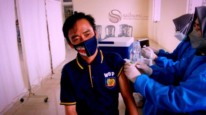 Gencarkan Vaksinasi Dosis Kedua 300 Warga Binaan Permasyarakatan Rutan Bandarlampung Kembali Disuntik Vaksin