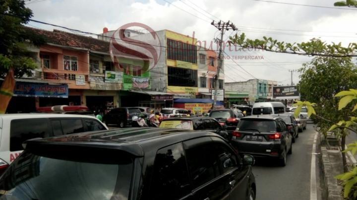 Arus Lalu Lintas di Penyekatan Antasari Macet, Pengendara Bingung Cari Jalur Alternatif