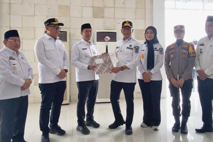 Pemkab Pesisir Barat Hibahkan Tanah dan Gedung Samsat Untuk Tingkatkan Pelayanan Publik 