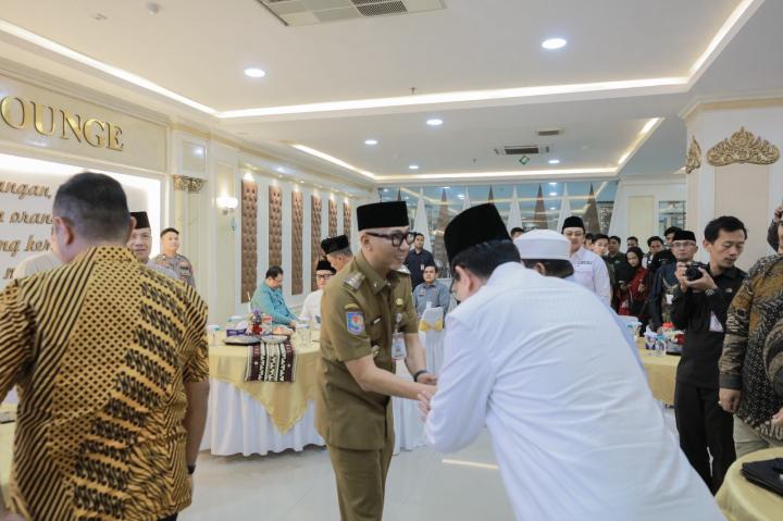Buka Puasa Bersama di Mapolda Lampung, Gubernur Rahmat Mirzani Djausal Dorong Sinergi Forkopimda, Rektor, Tokoh Agama dan Serikat Buruh demi Kondusifitas Daerah selama Ramadan