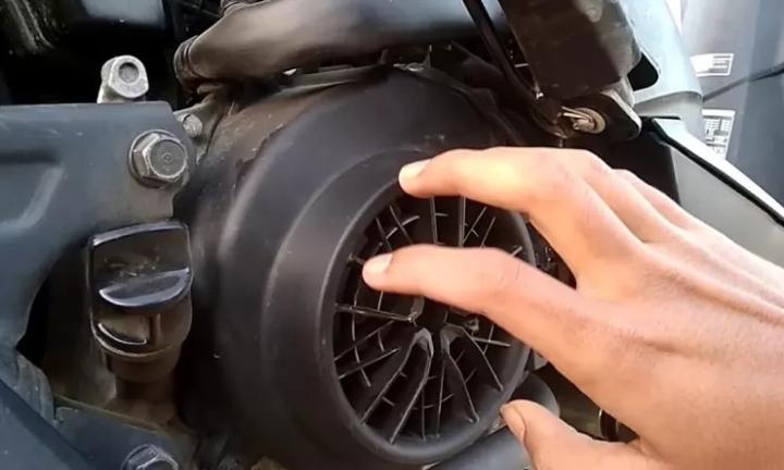 Ini Cara Merawat Sistem Pendingin Sepeda Motor   