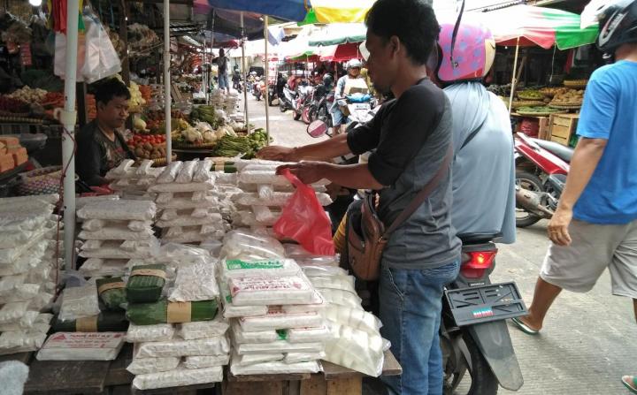 Harga Kedelai Melambung Pengrajin dan Pedagang Tempe Tahu MenjeritÂ 
