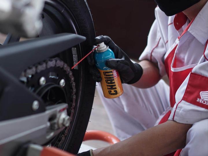 Tips Melakukan Perawatan Rantai Sepeda Motor 