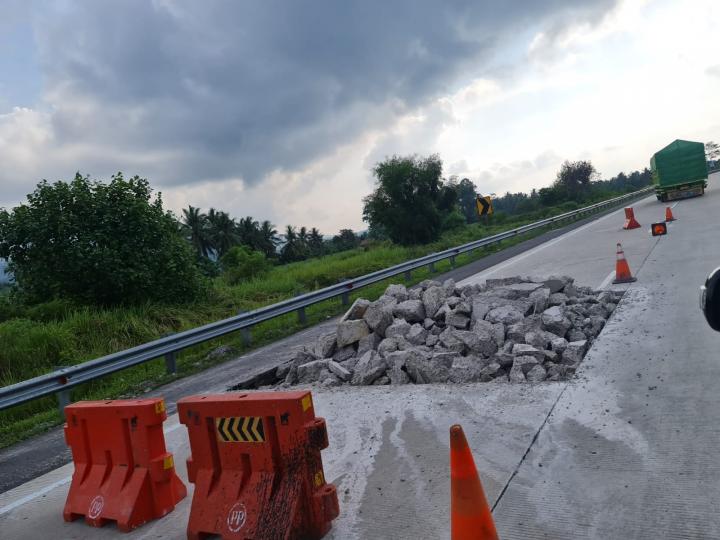 Awas! Perbaikan Jalan Tol Trans Sumatra Ruas Bakauheni - Kota Baru