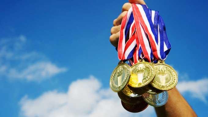 Bonus PON Telah Diberikan Secara Simbolis Oleh Gubernur Arinal