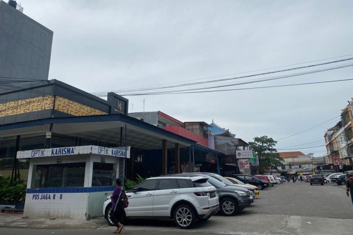 Mengambil Bahu Jalan, Ruko Di Pluit Dibongkar Satpol PP