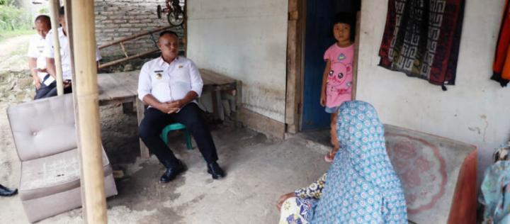 Dapat Bantuan Bedah Rumah Dari Bupati Lampung Selatan, Warga Penengahan Pios Desa Buah Berak Ucap Syukur