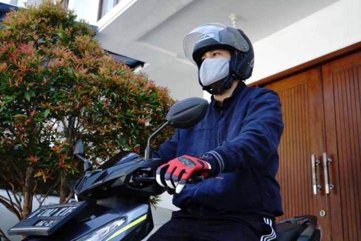 Aman Berkendara Dengan Helm SNI