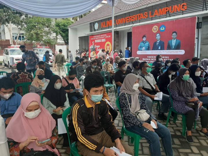 Makin Antusias!! Total 1200 lebih Warga Tervaksin Dalam Kegiatan Yang Digelar BIN dan UNILA
