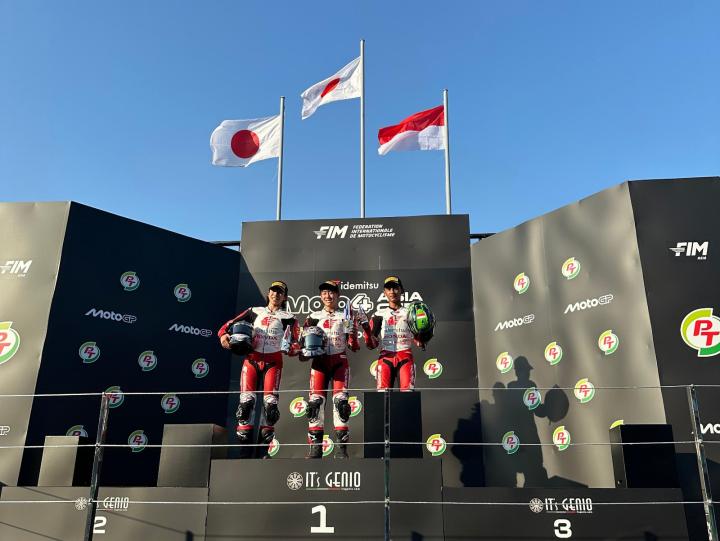 Taklukkan Tikungan Akhir, Bintang Kibarkan Merah Putih di Moto4 Asia Cup Buriram   