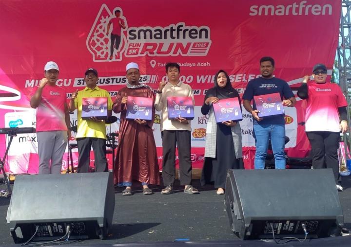 Perluas Area Layanan Data Smartfren XLSMART Meriahkan Aceh dengan Smartfren Fun Run 2025