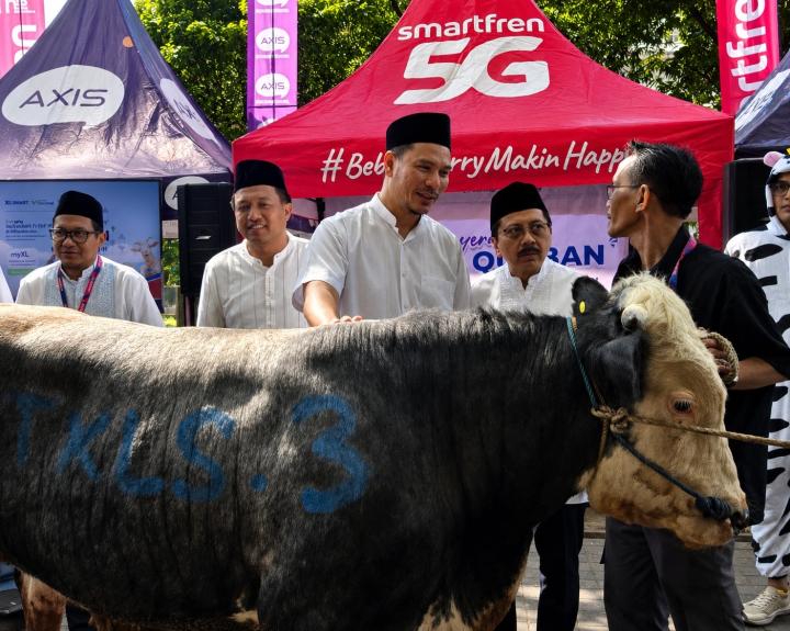 XLSMART Perkuat Semangat Berbagi melalui Program “Qurban Satu Rasa