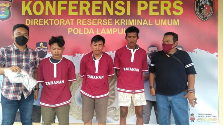 Pengembangan Kasus Curanmor, Tiga Pelaku Jualbeli Senpi Ilegal Diamankan Polisi 