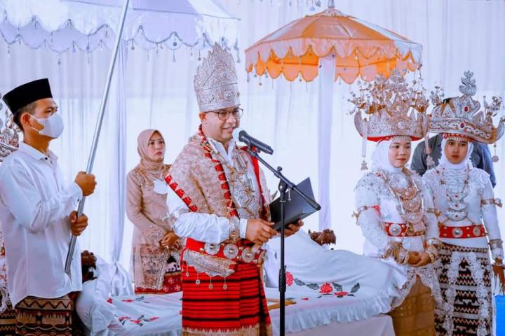 Gubernur DKI Resmi Menyandang Gelar Adat Lampung