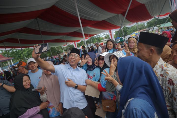 Kampanye Cagub Rahmat Mirzani Djausal di Pesisir Barat, Titip Pesan Jaga Kerukunan 