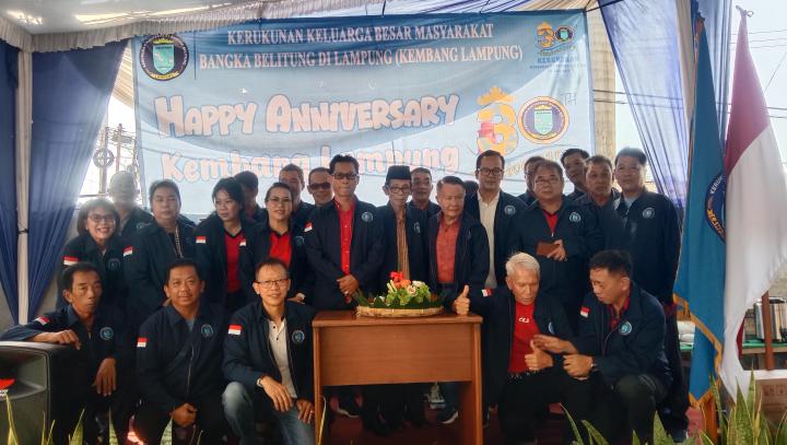 Anniversary ke-30 Kembang Lampung Gelar Bakti Sosial Bagikan 500 Paket Bantuan Sembako Untuk Masyarakat
