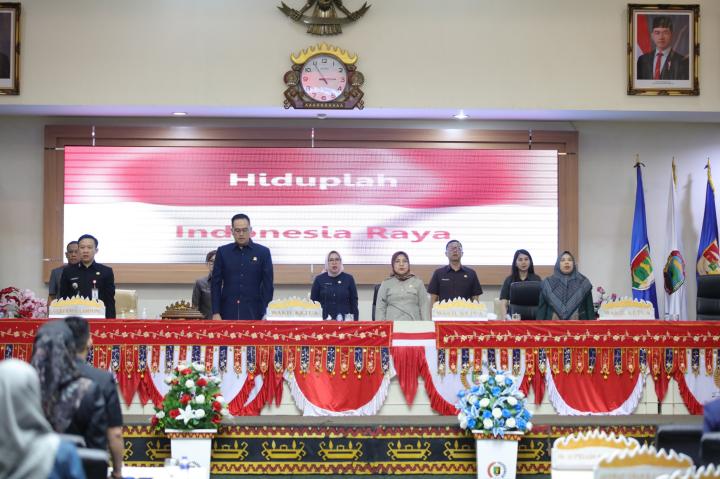 Pemprov Lampung Serahkan Dokumen Raperda APBD Tahun Anggaran 2026 kepada DPRD Lampung