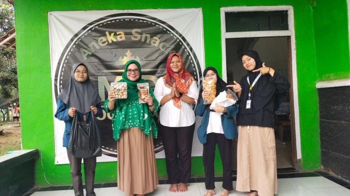 Pertamina Patra Niaga Regional Sumbagsel Dampingi Aneka Snack Moga Djaya Tembus Pasar Ekspor Hongkong   