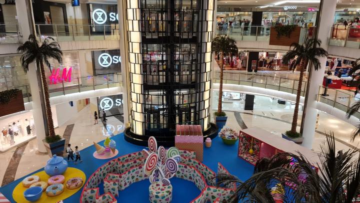 Emporium Pluit MallÂ Sepi Pengunjung, Ekonomi Melemah Pemerintah Harap Gencarkan Vaksinasi