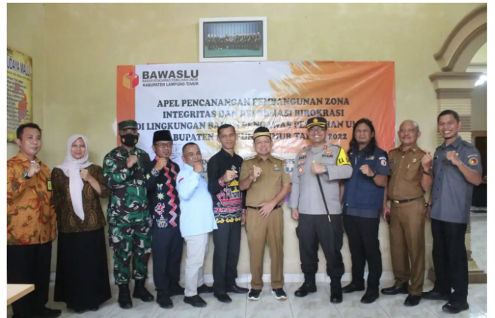 WAKIL Bupati Lam-Tim Menghadiri Acara Donor Darah Dan Ulang Tahun Desa