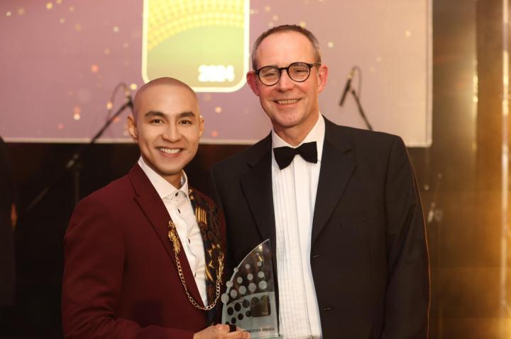 Indosat Ooredoo Hutchison Raih Best Digital Transformation Award di Word di Communication Awards 2024 