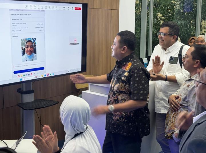 XLSMART Uji Coba Implementasi Registrasi Kartu SIM dengan Menggunakan Teknologi Biometrik Pengenalan Wajah
