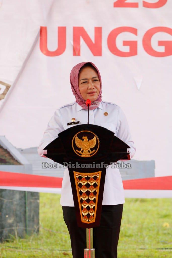 Kunker ke kecamatan Banjar Margo Bupati Winarti Hibahkan Kitab Suci Al Qur