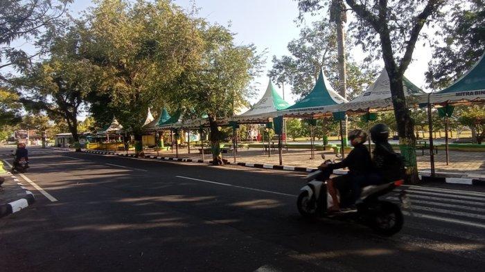 Uji Coba Pembukaan Terbatas dan Sistem Ganjil Genap,  Alun-Alun Wates Masih Terlihat Lengang