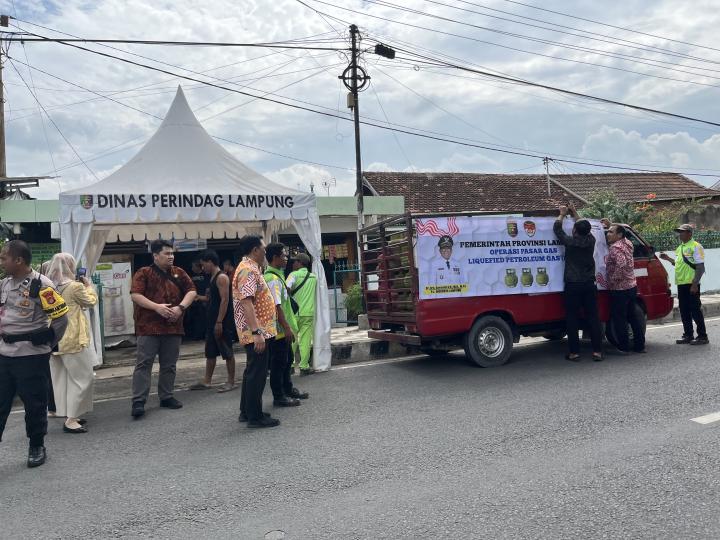 Pemprov Lampung Melalui Dinas Perindag Gelar Operasi Pasar Gas LPG 3 Kg