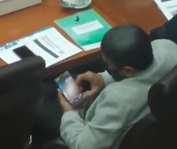 Duh..Anggota DPR RI Kepergok Tonton Video Porno Saat Rapat Soal Vaksin Covid-19