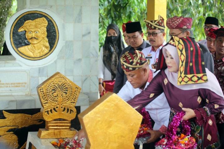 Haul Radin Inten Ke-166, Bupati Lampung Selatan Ziarah dan Tabur Bunga