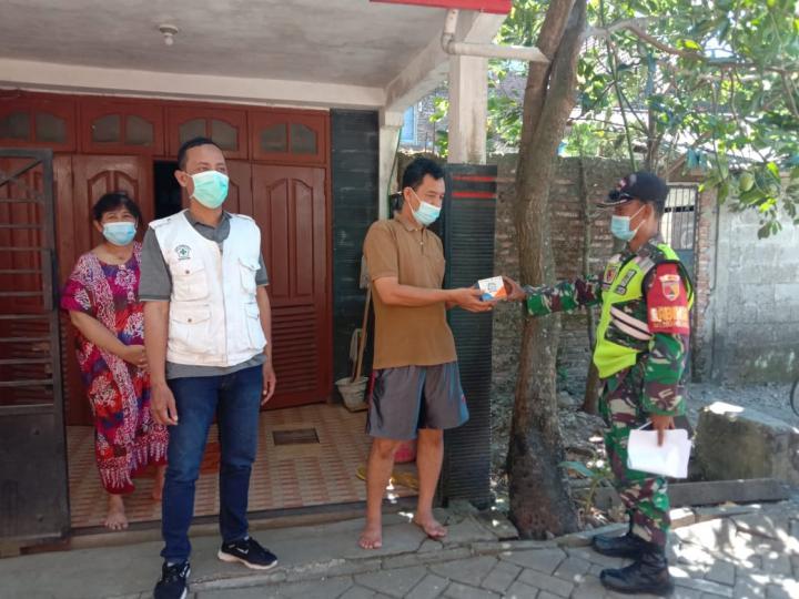 Kodim Bojonegoro Distribusikan Obat dan Vitamin Pada Warga Isoman
