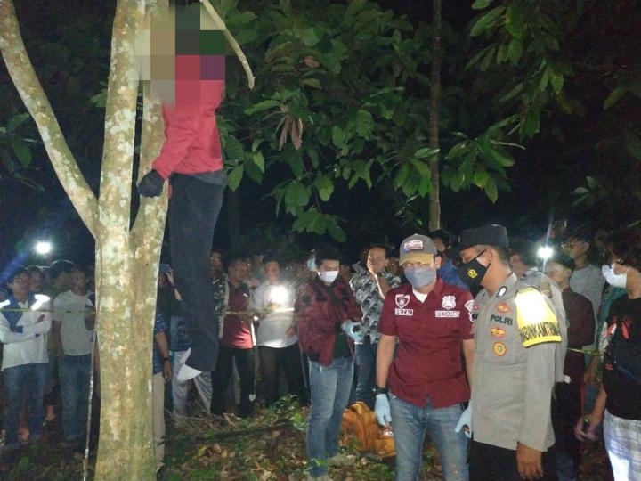 Warga Pesawaran Temukan Seorang Pria Tewas Gantung Diri di Pohon Langsat 