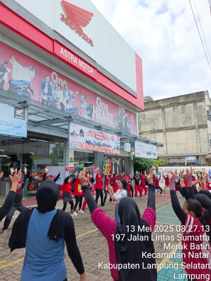 Astra Motor Natar Gelar Senam Sehat Bersama Konsumen Honda Peringati Hari Pendidikan Nasional 2025