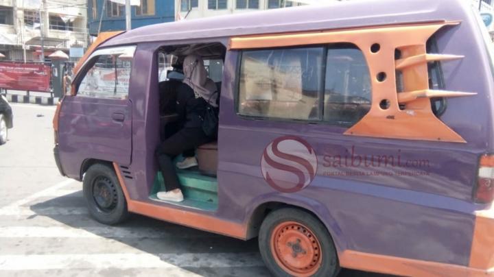  Jerit Supir Angkot di Tengah PPKM, Pendapatan Sepi Tapi Semangat Mengais Rezeki