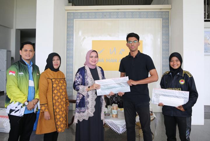Ibu Riana Sari Arinal Lepas Kontingen Mahasiswa untuk Mengikuti Pekan Olahraga Mahasiswa Nasional di Sumatera Barat 17-26 November 2022