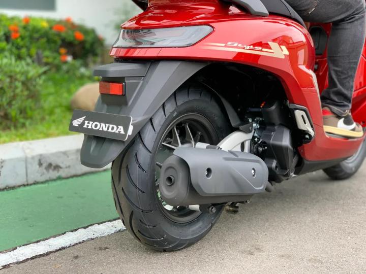 Ulas Fitur #Cari_Aman Dari Ban Lebar Honda Stylo 160 