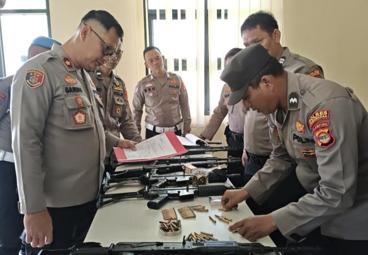 Senpi dan Amunisi Diperiksa, Wakapolres Pesawaran Ingatkan SOP Penggunaan
