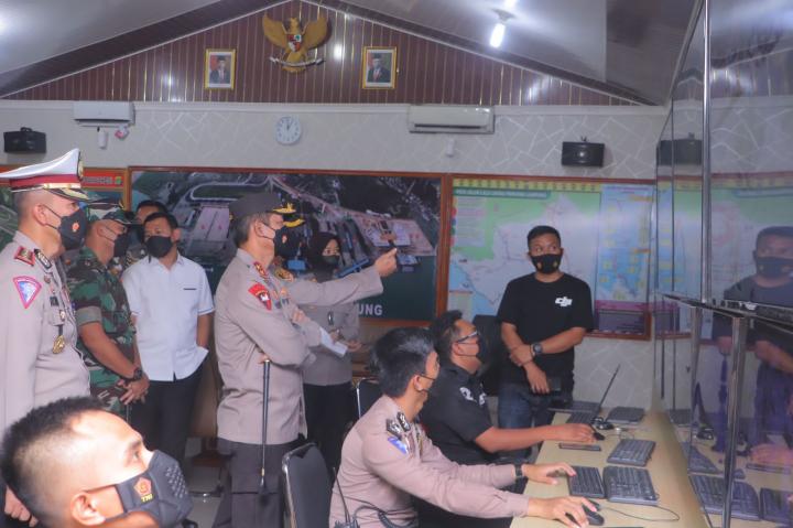 Kapolda Lampung Cek Monitoring Traffic dan Pos terpadu di Bakauheni
