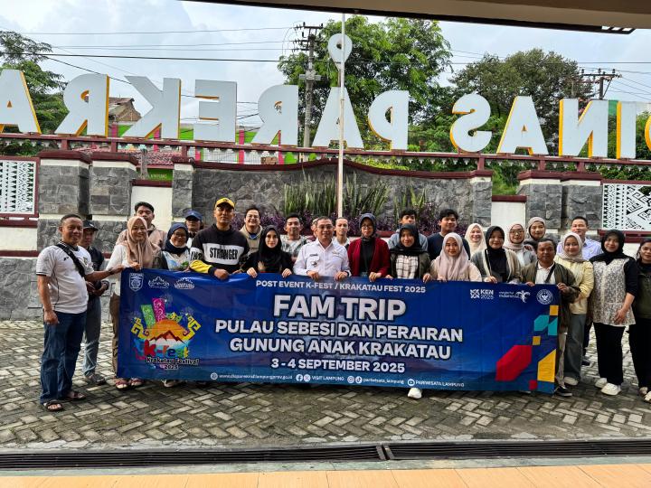 Kadis Parekraf Lampung Resmi Lepas Rombongan Fam Trip ke Pulau Sebesi dan Gunung Anak Krakatau