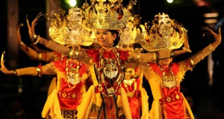 Tujuh Tradisi Unik dan Populer di Lampung