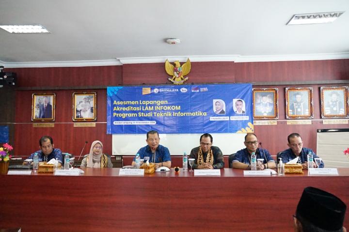 Dua Asesor LAM Infokom Tinjau Prodi Teknik Informatika IIB Darmajaya Dalam Asesmen Lapangan  