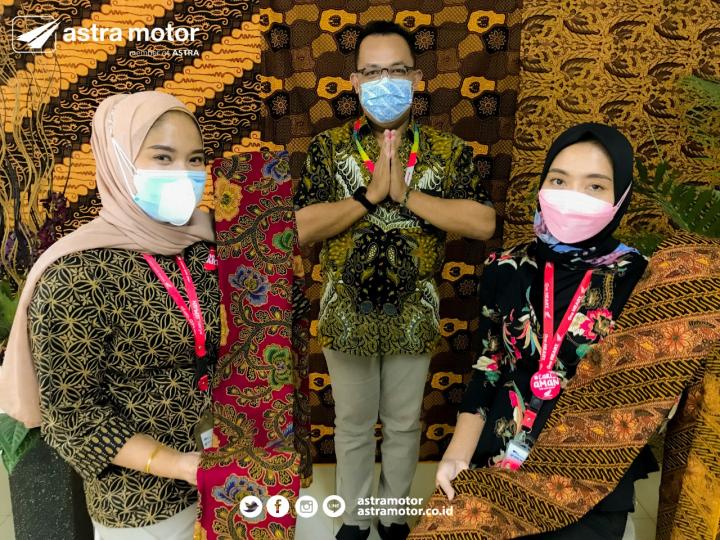 Rayakan Hari Batik Nasional Astra Motor Natar Beri Program FIF ASTRA